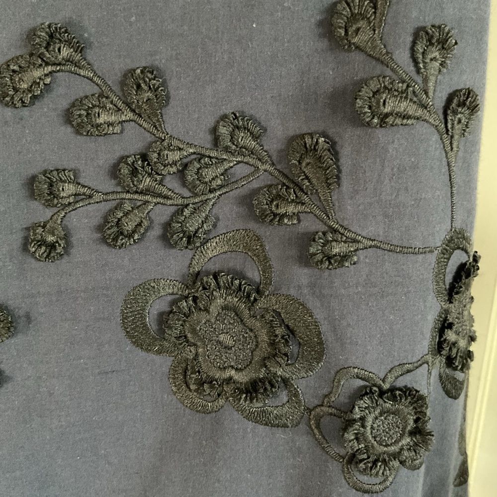 Banana Republic Navy Blue Black Floral Embroidered Cotton Mini Skirt 10 - Picture 3 of 4